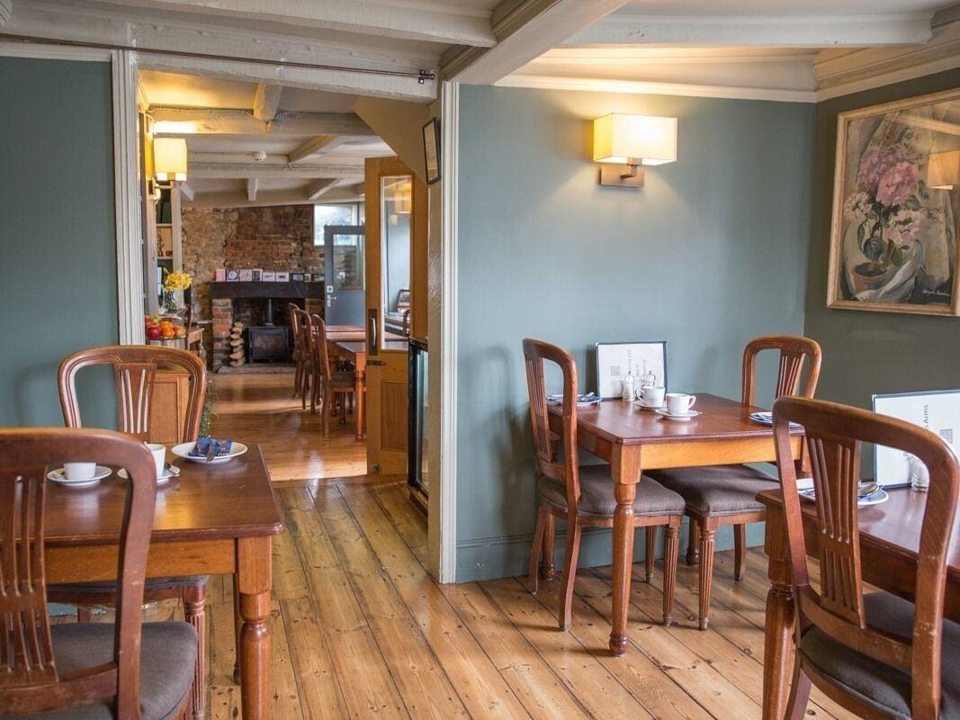 Old Borough Arms Hotel Рай Екстериор снимка